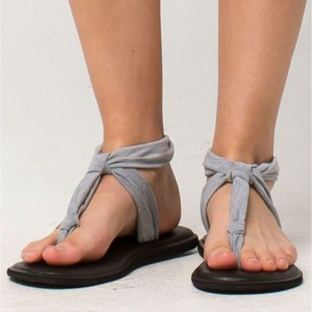 Sanuk "Ella" Yoga Sling Purple Sandals Size 9